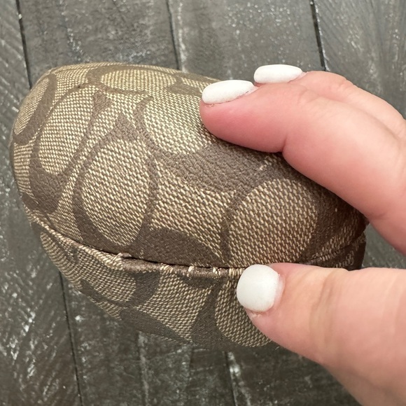 COACH Hard Shell‎ Hinged Sunglasses Case Brown/Tan - Picture 9 of 9